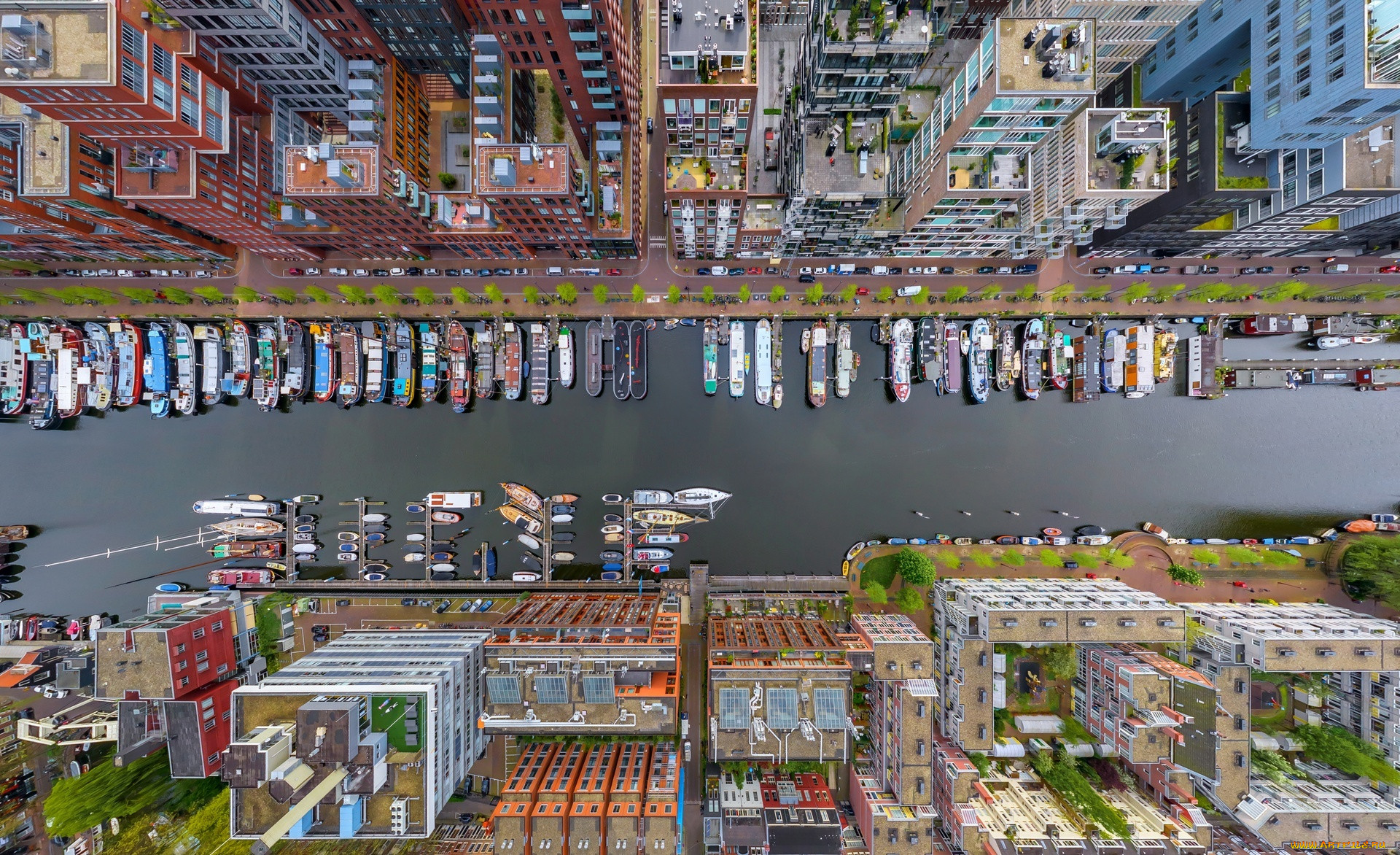 Share city. Амстердам с высоты птичьего полета. Район Westerdok, Амстердам. Нидерланды Амстердам с птичьего полета. Каналы Амстердама Нидерланды вид сверху.